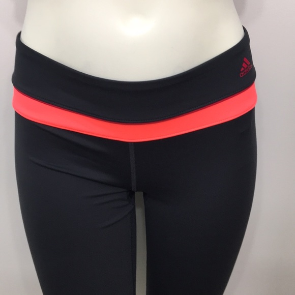 Adidas Yoga Capri Buttery Soft Leggings Size Small - Picture 2 of 9